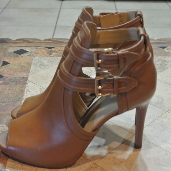 Michael KORS STRAPPY OPEN TOE HEELS IN TAN, 10 - Picture 6 of 10